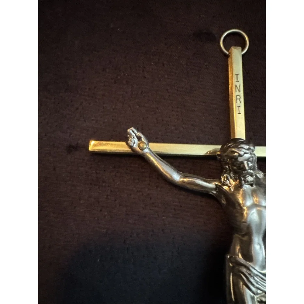 Vintage Metal Jesus on Cross Crucifix Wall‎ Art Hanging Religious 8.5"x4.5" INRI - Picture 3 of 10